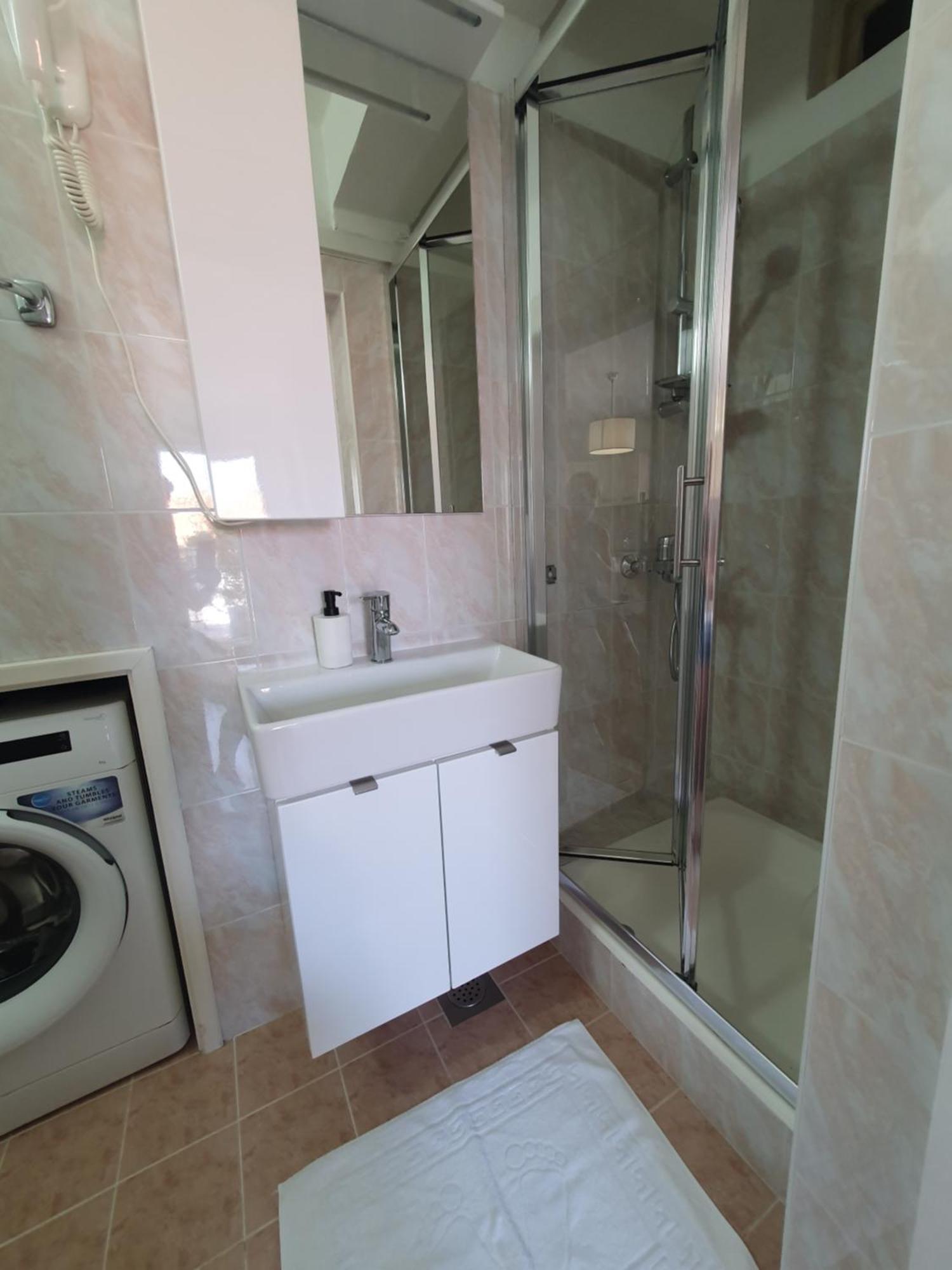 Lonza Apartment Mlini